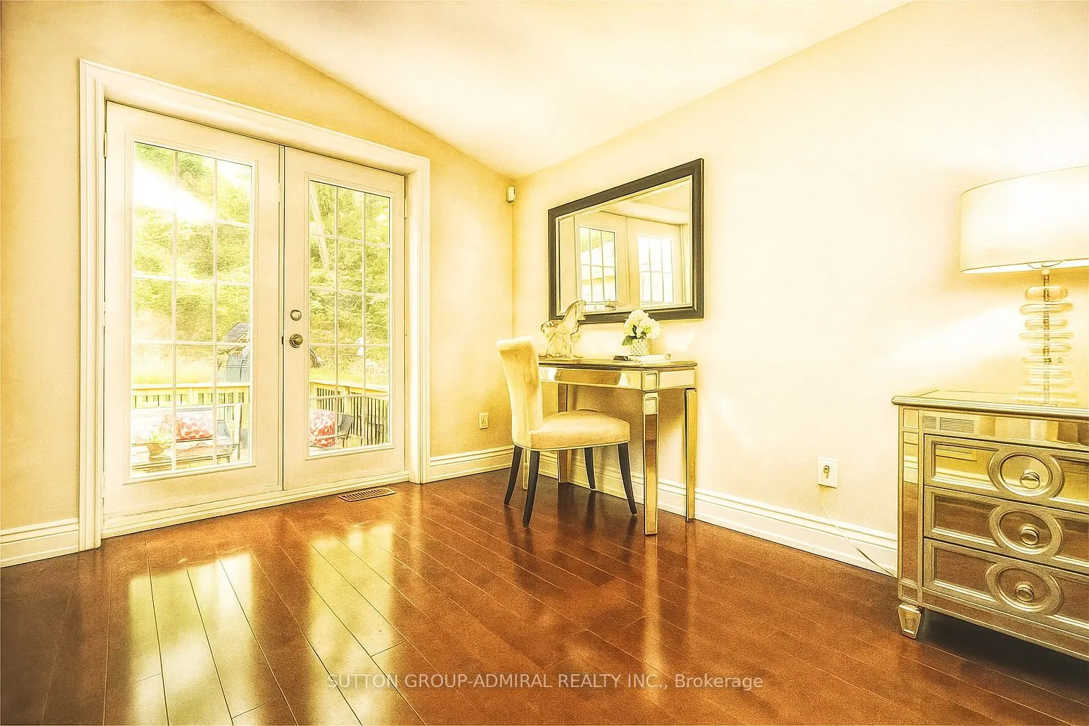 182 South Kingsway