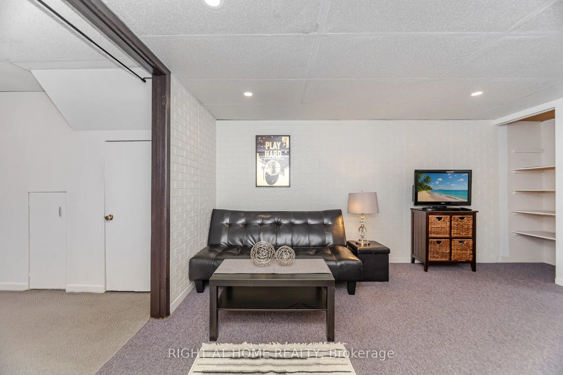 453 WOODVIEW Road, #7