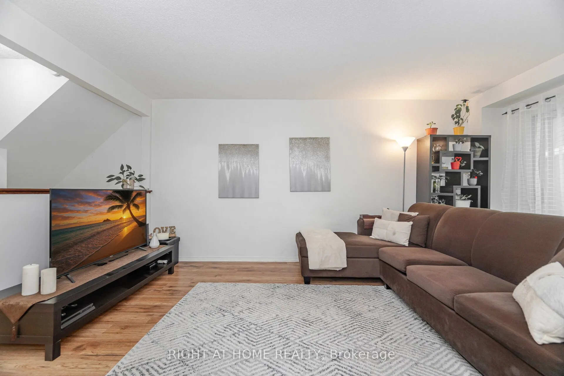 453 WOODVIEW Road, #7