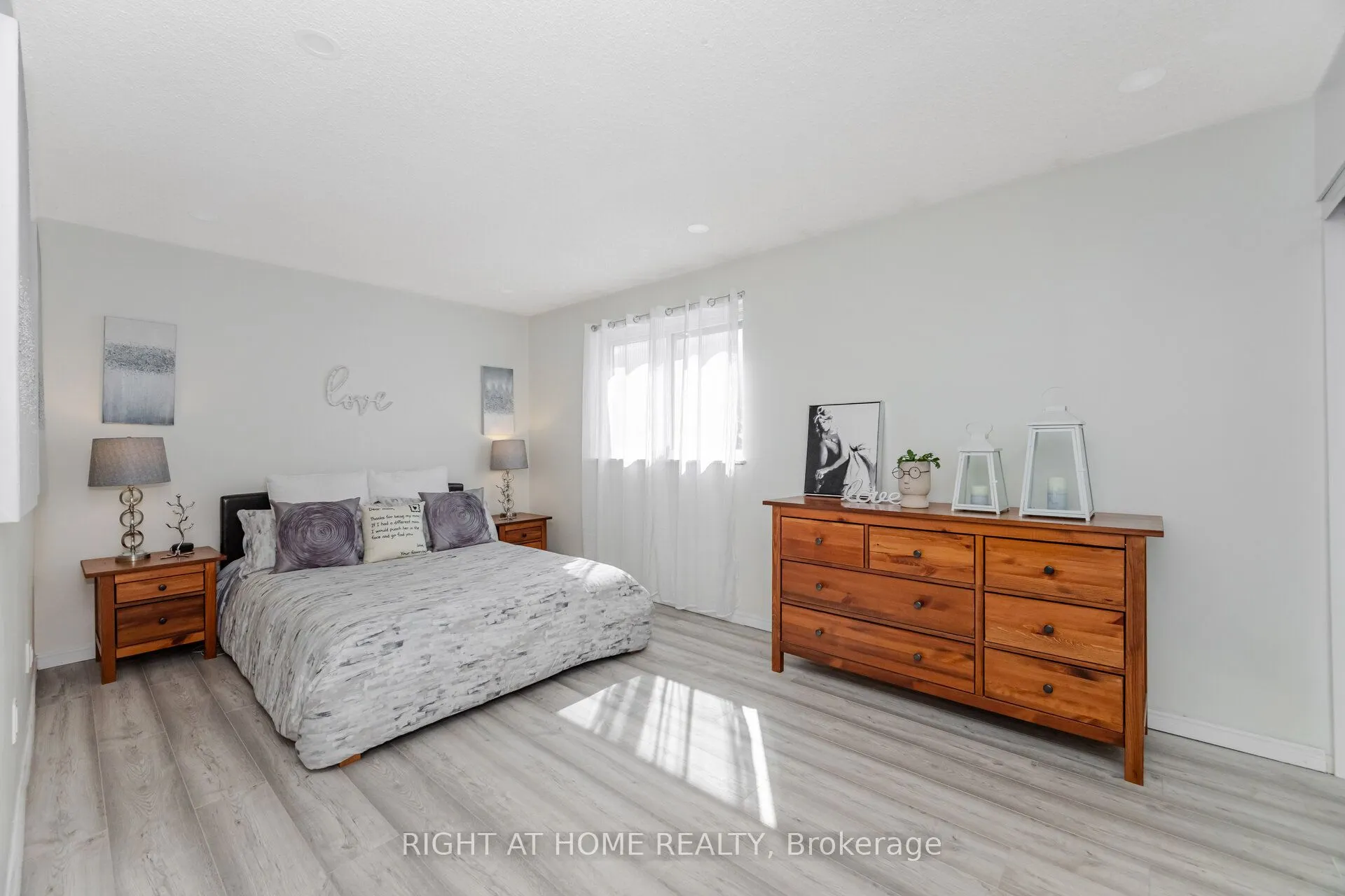453 WOODVIEW Road, #7