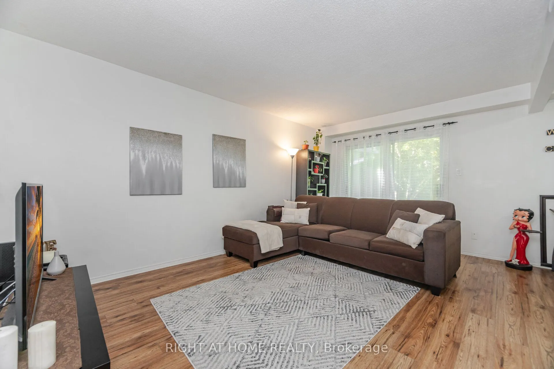 453 WOODVIEW Road, #7