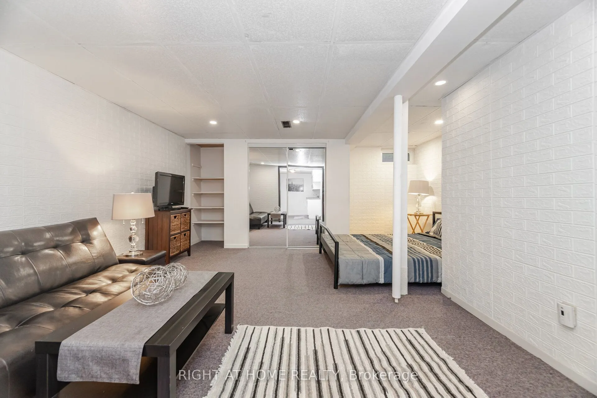 453 WOODVIEW Road, #7
