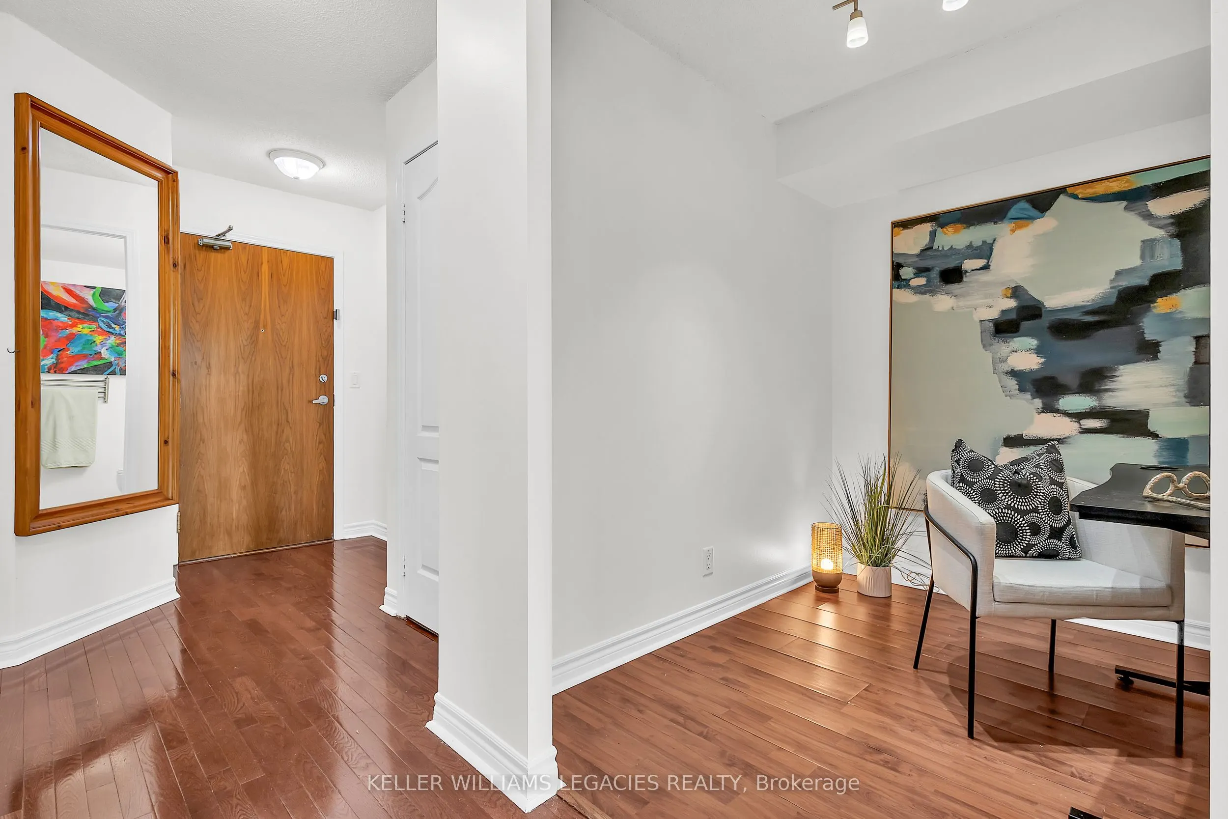 33 Elm Drive W, #2013