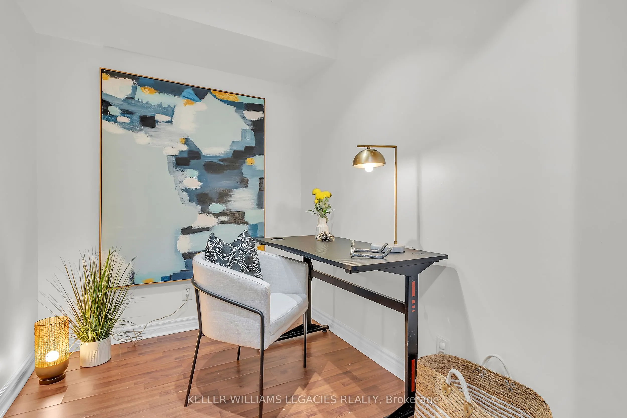 33 Elm Drive W, #2013