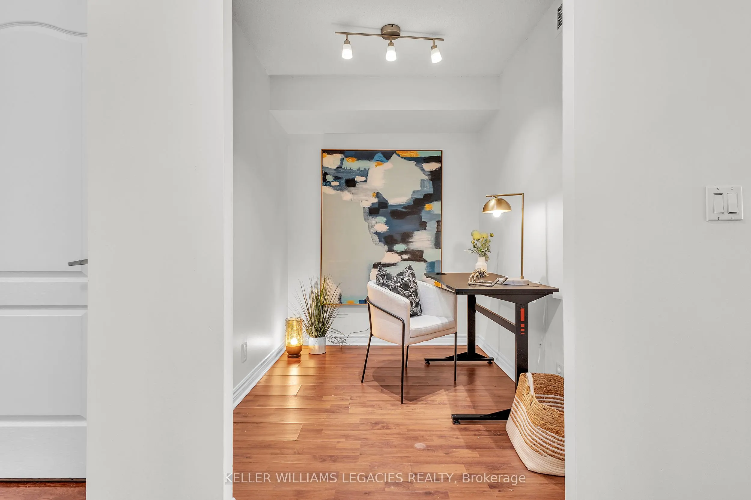 33 Elm Drive W, #2013