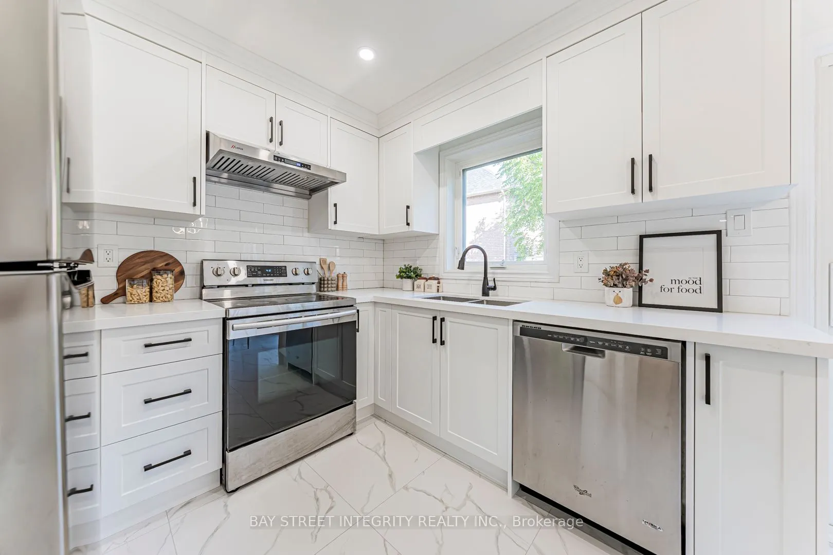 6847 Dillingwood Drive