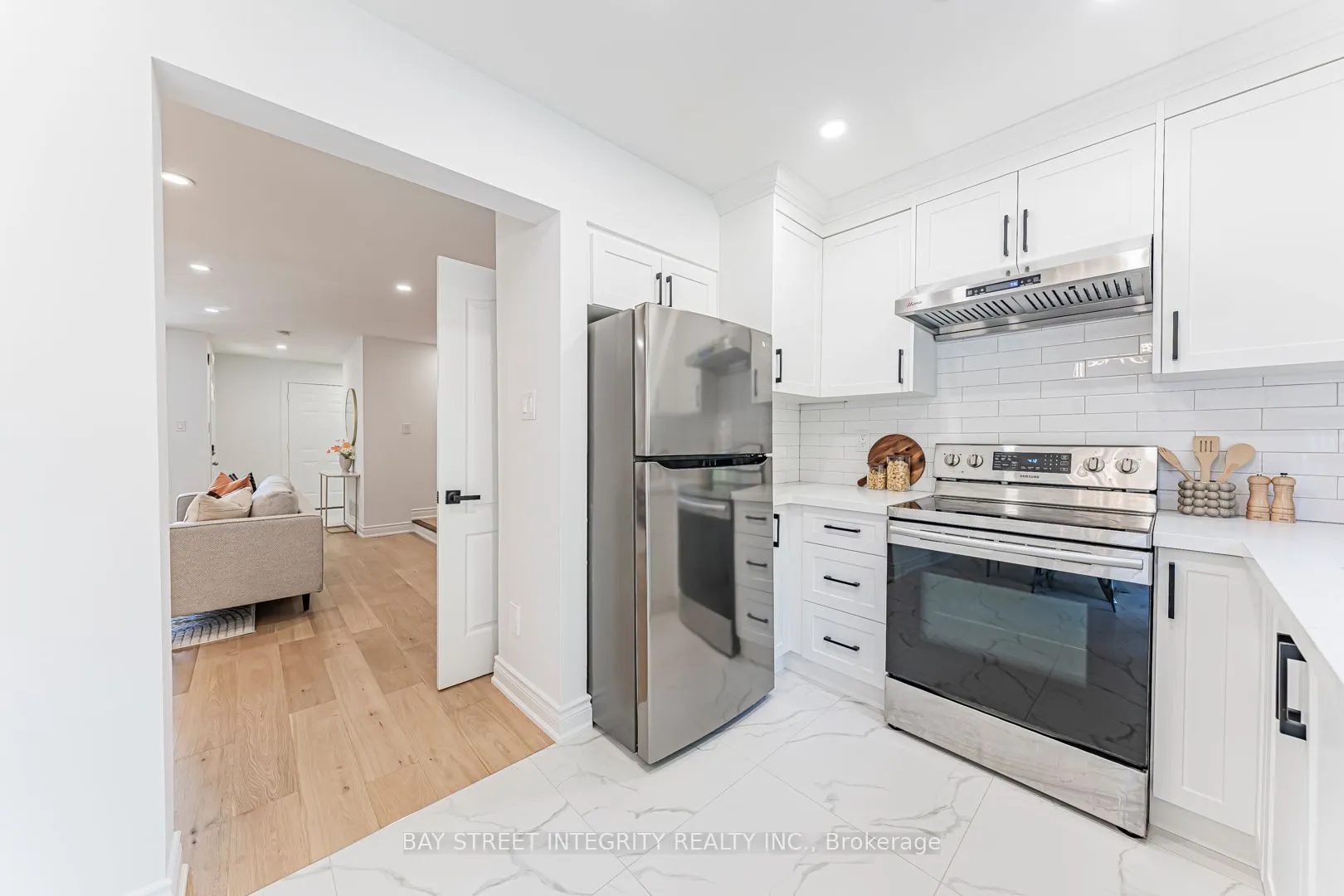 6847 Dillingwood Drive