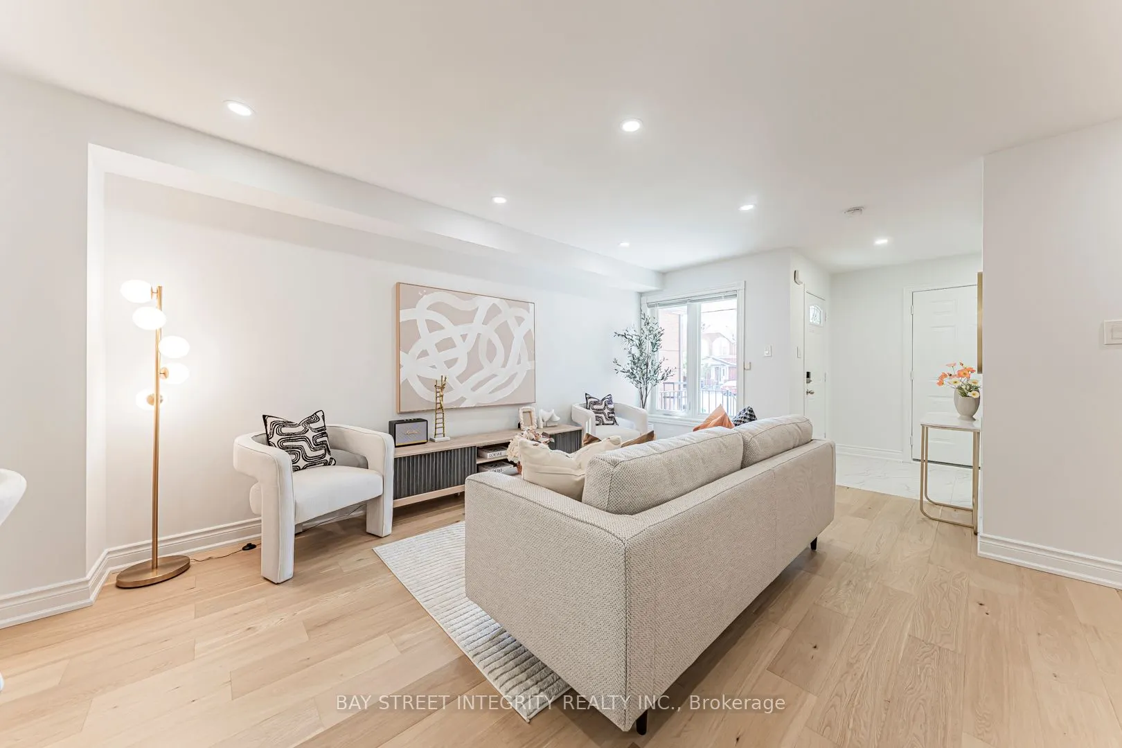 6847 Dillingwood Drive