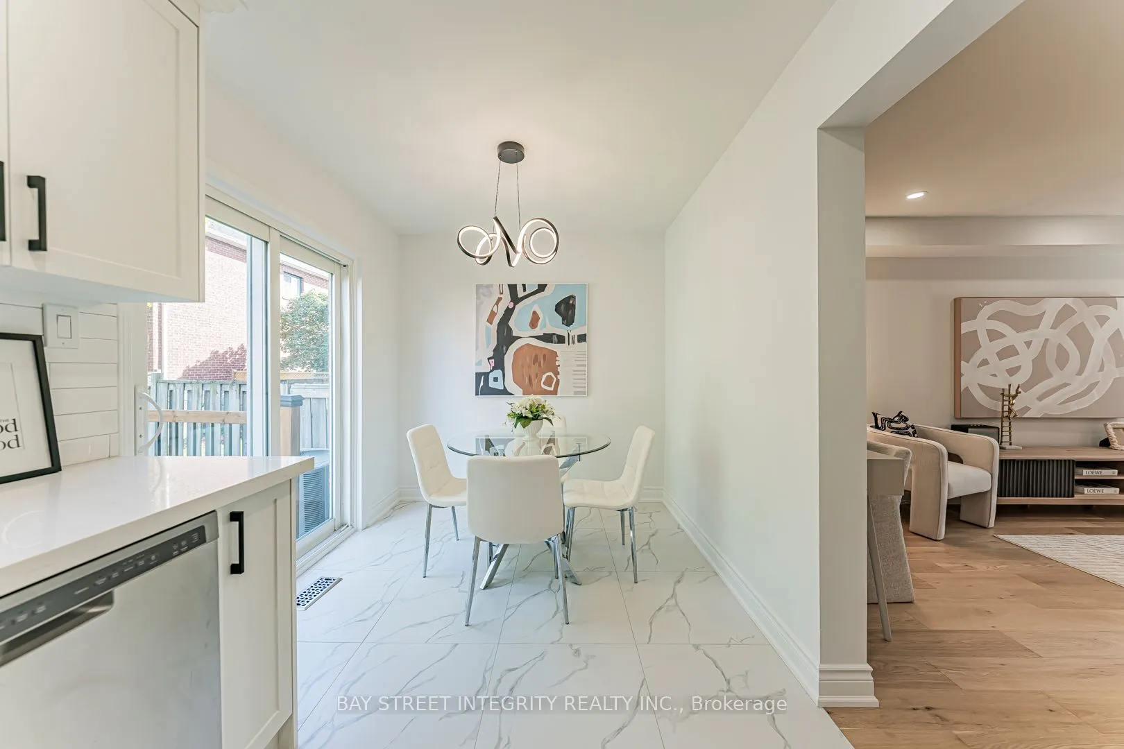 6847 Dillingwood Drive