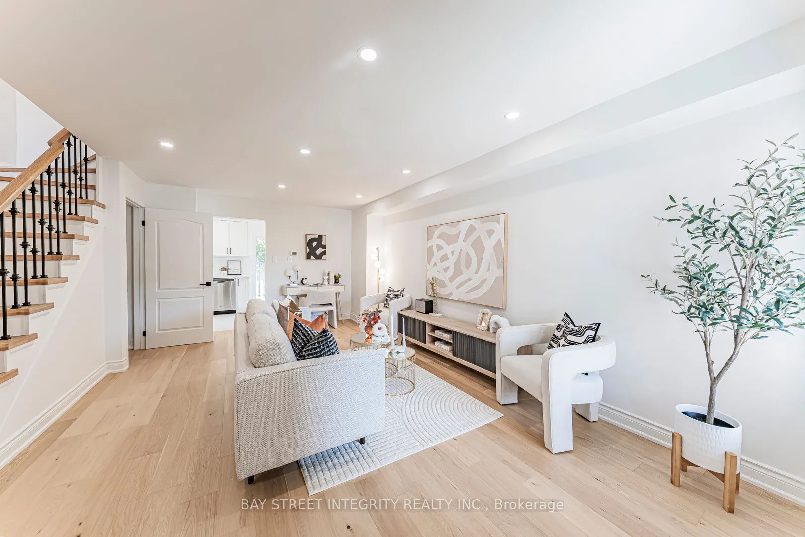 6847 Dillingwood Drive