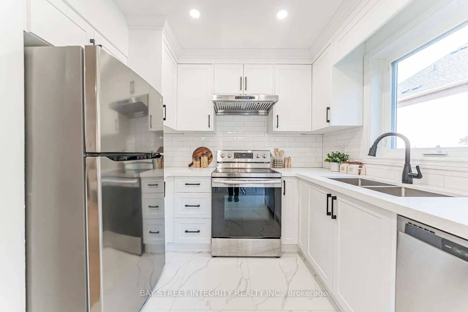 6847 Dillingwood Drive