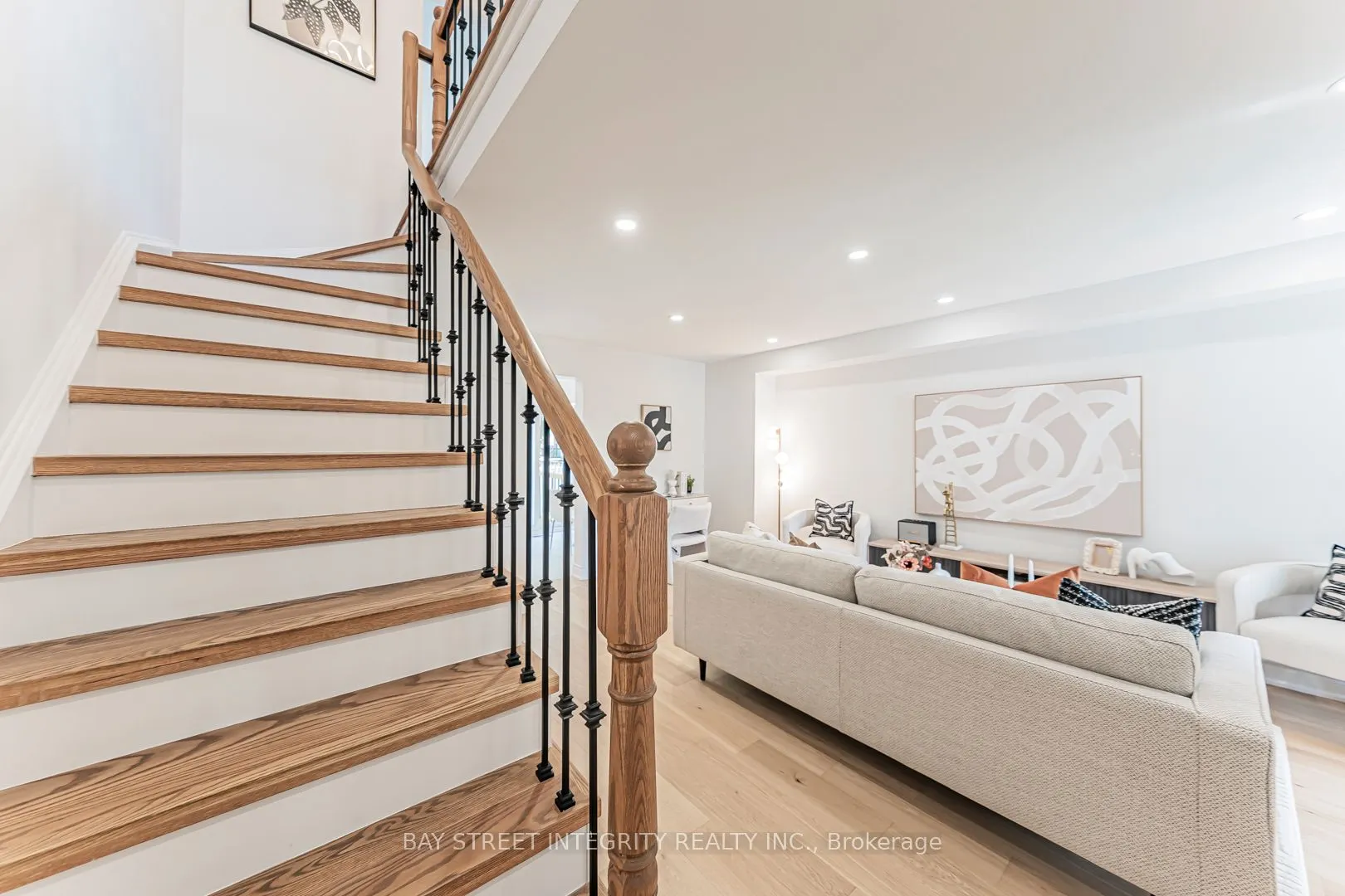 6847 Dillingwood Drive