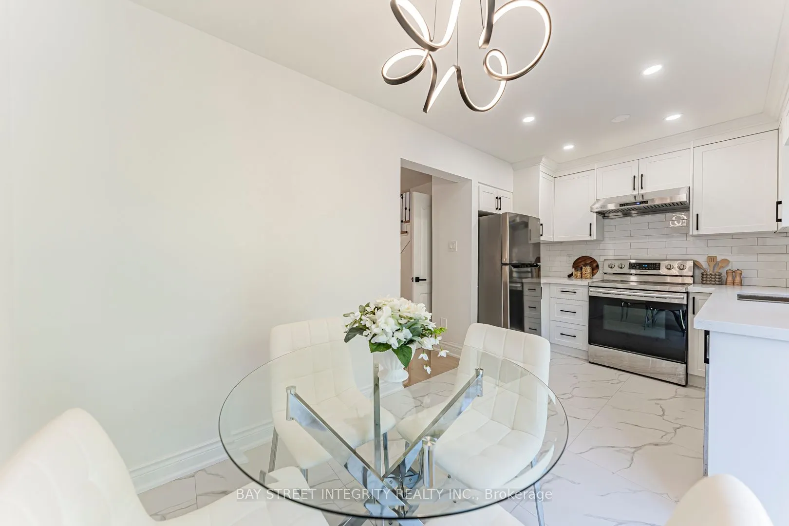 6847 Dillingwood Drive