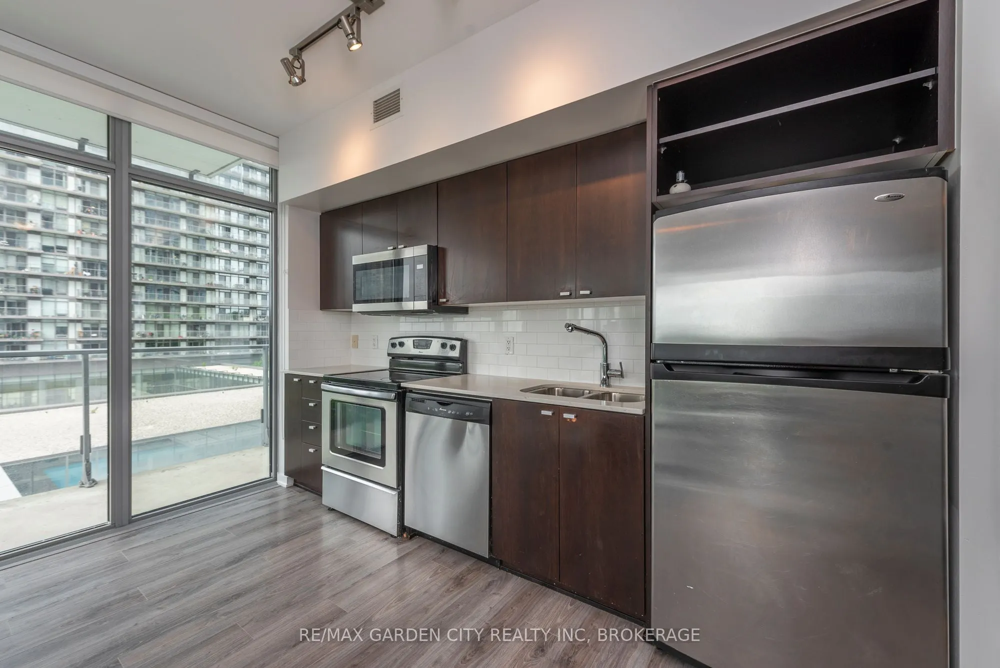 103 The Queensway, #405