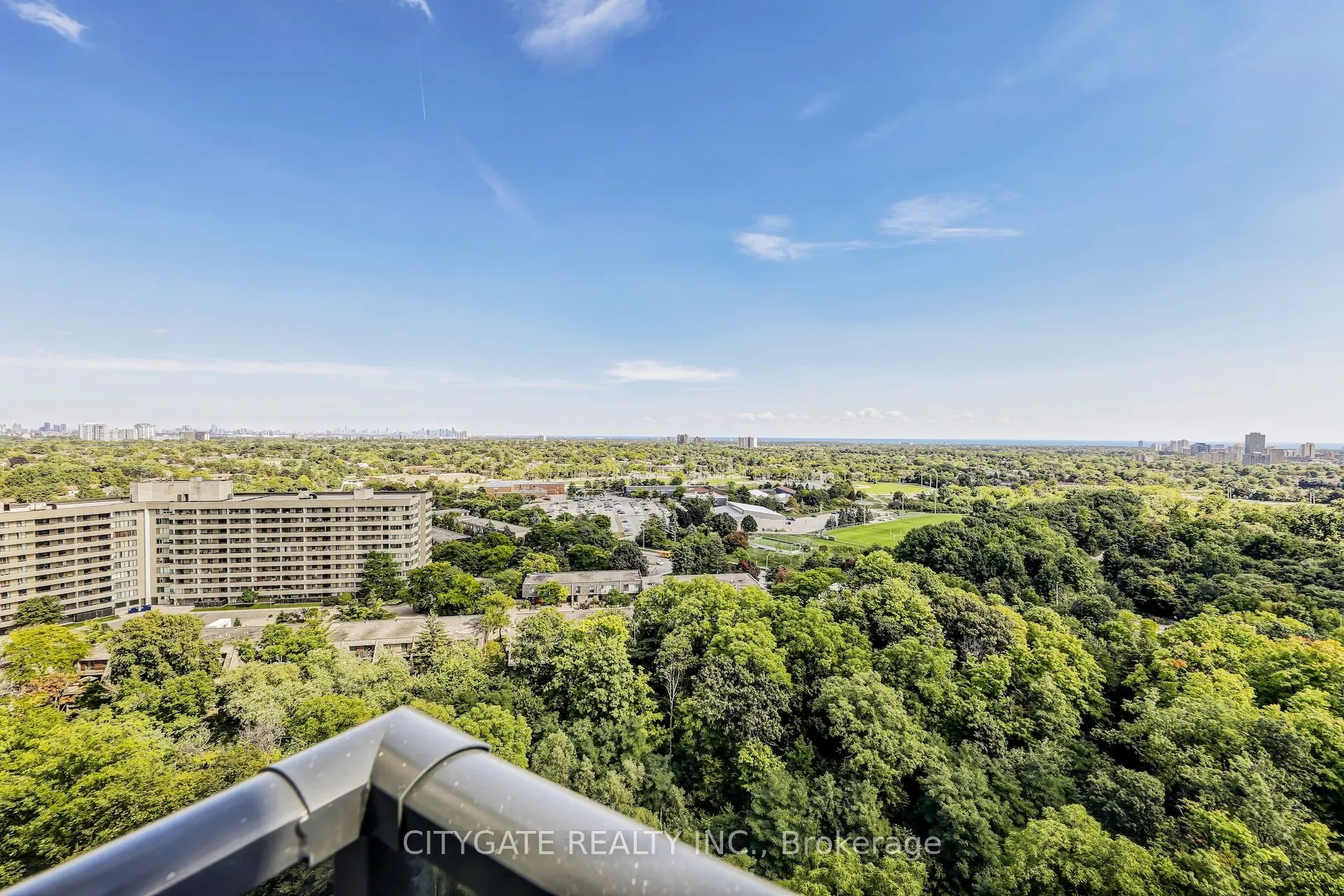 202 Burnhamthorpe Road E, #1610