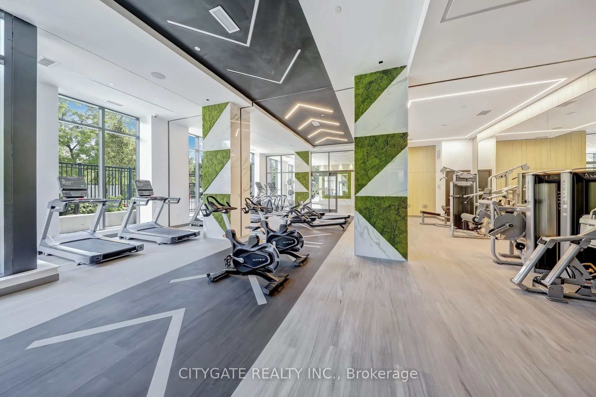 202 Burnhamthorpe Road E, #1610