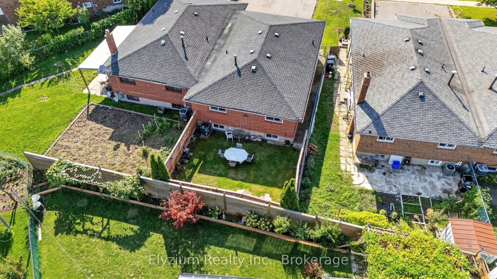 35 Paradelle Crescent