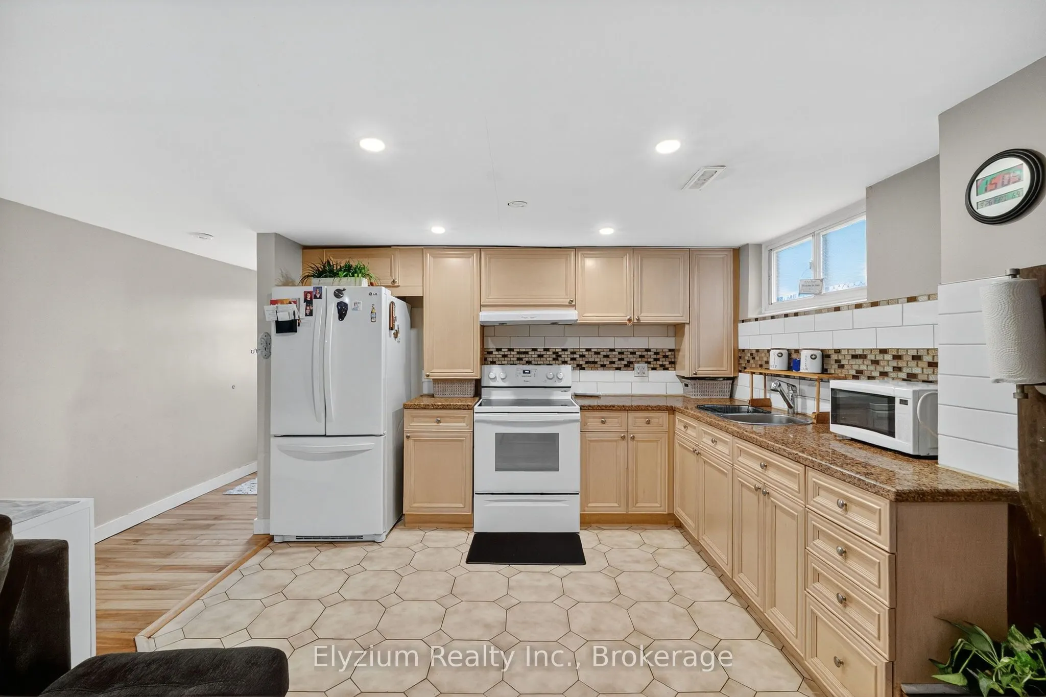 35 Paradelle Crescent