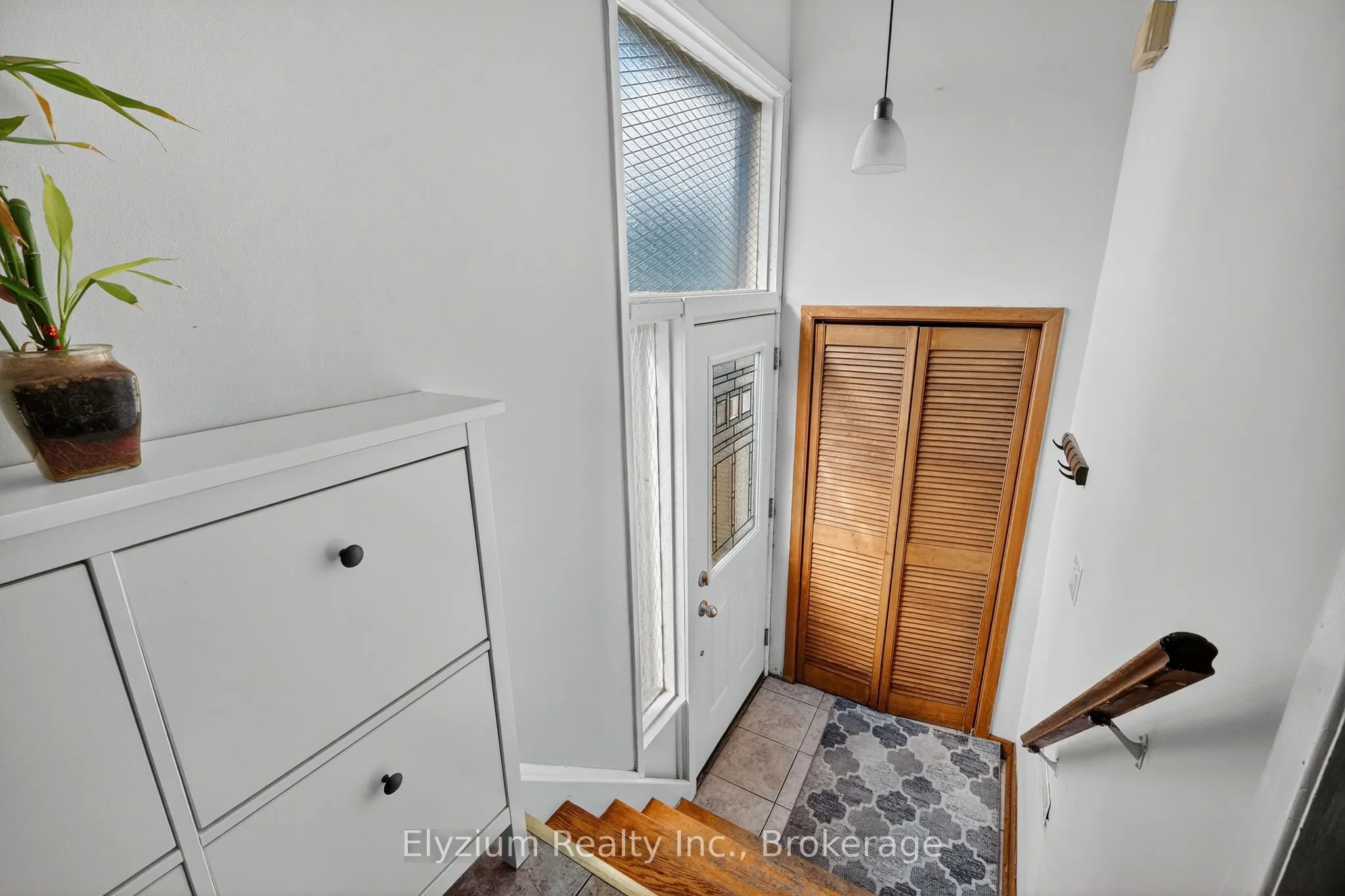 35 Paradelle Crescent