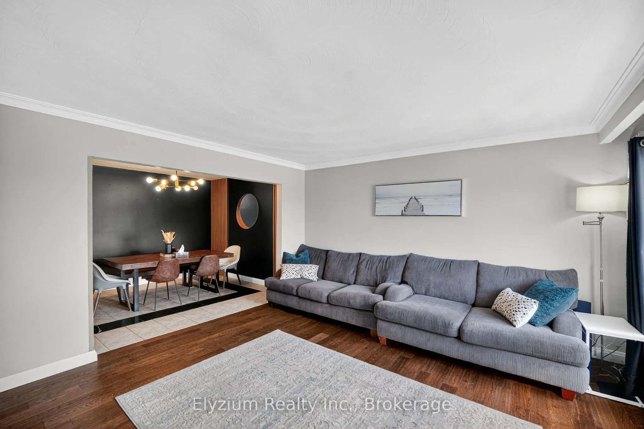 35 Paradelle Crescent