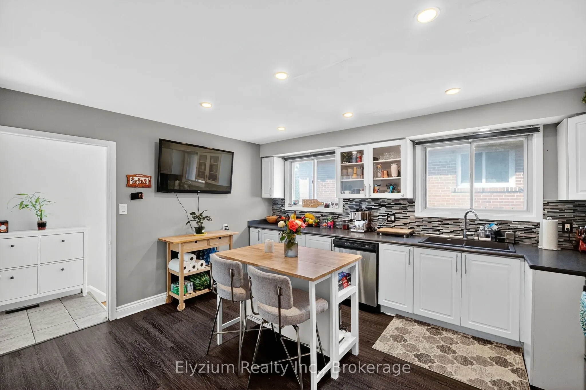 35 Paradelle Crescent