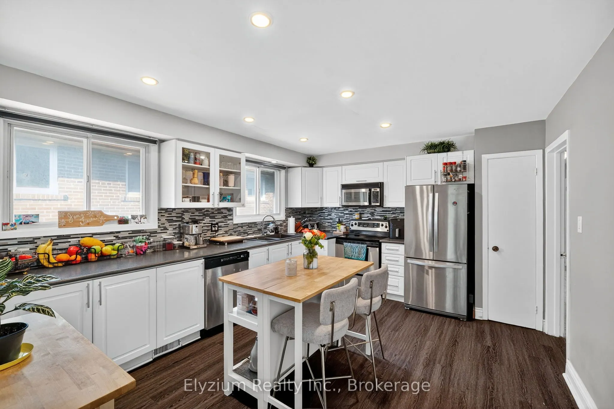 35 Paradelle Crescent