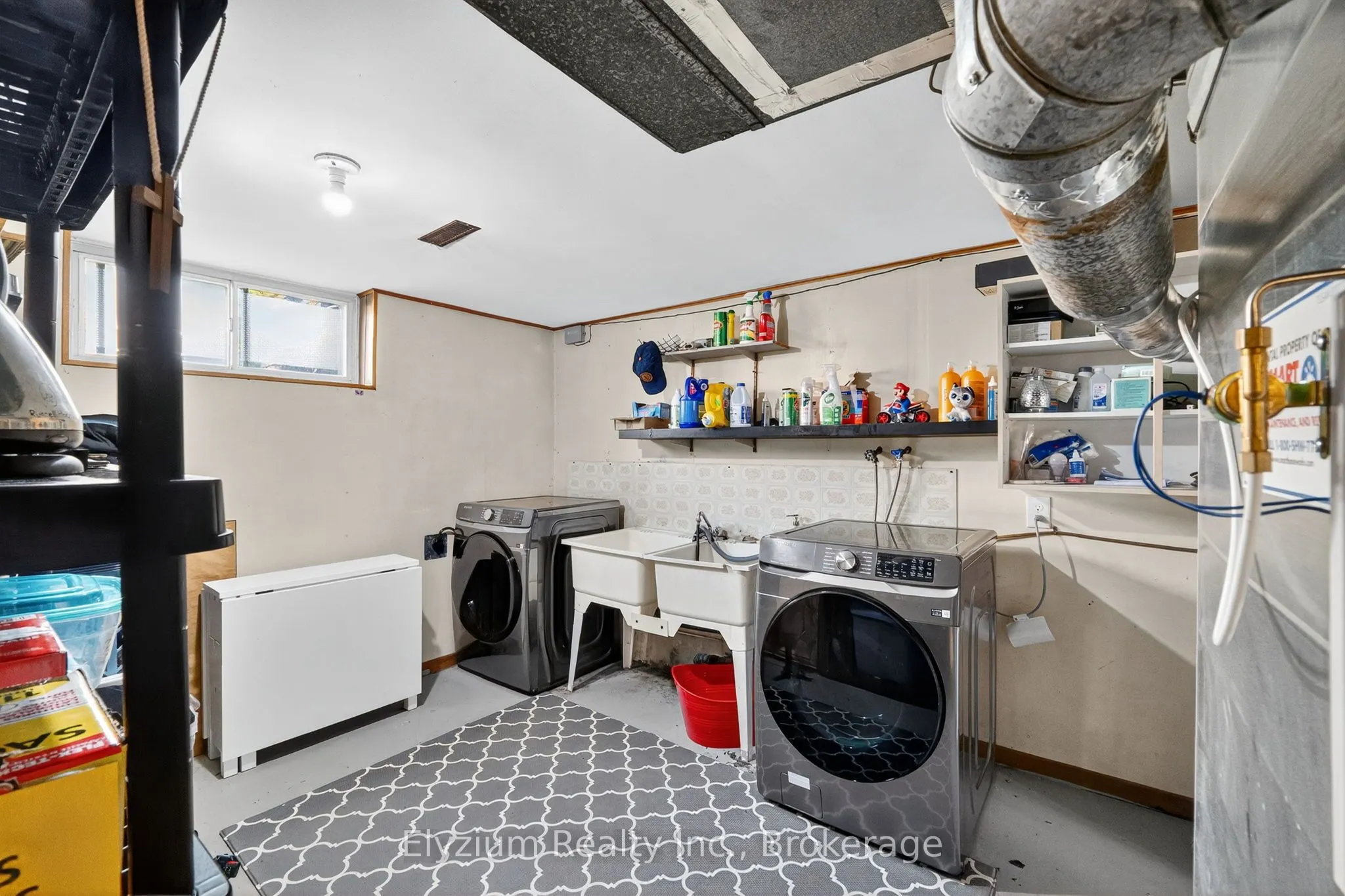 35 Paradelle Crescent