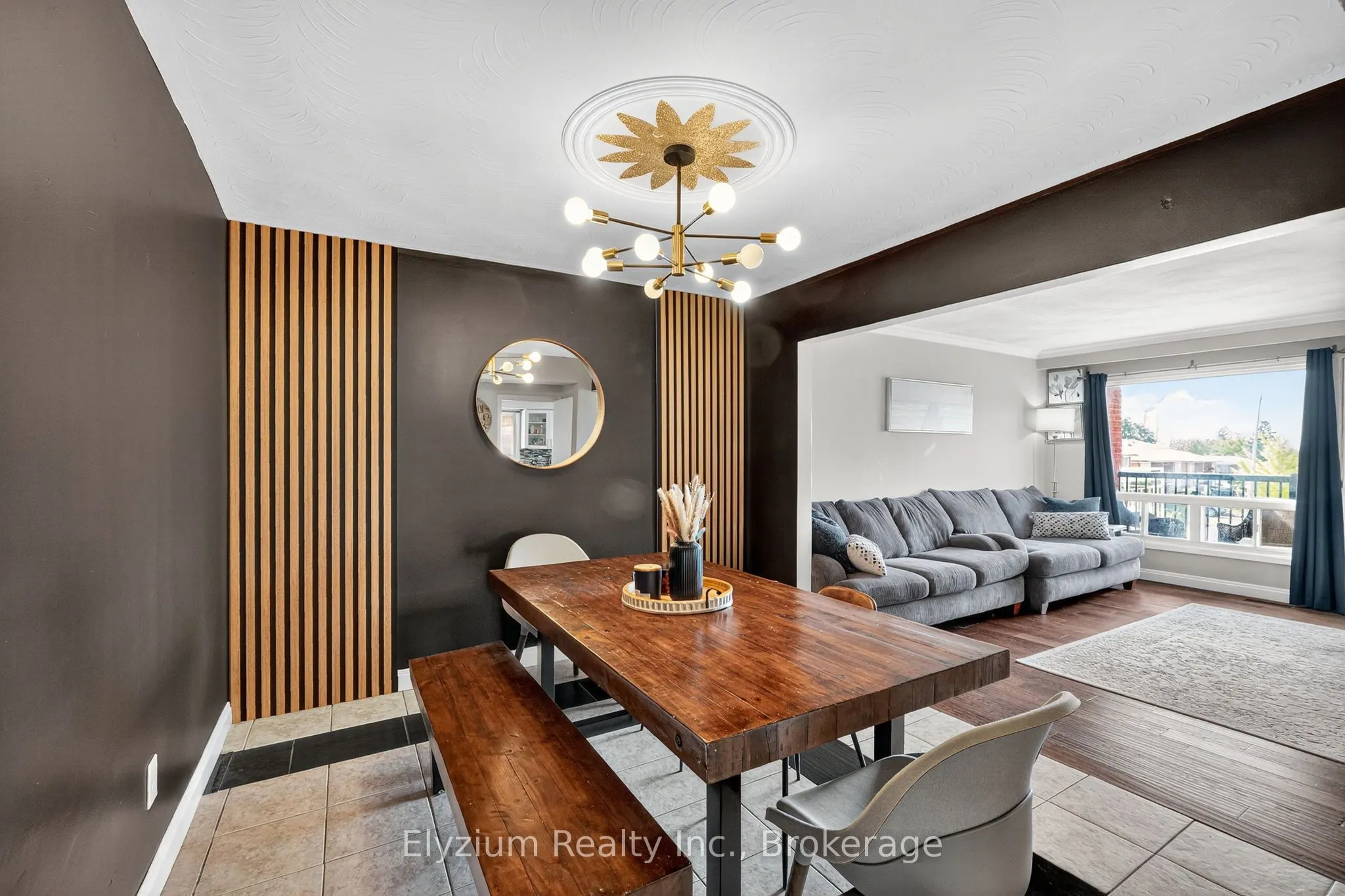 35 Paradelle Crescent