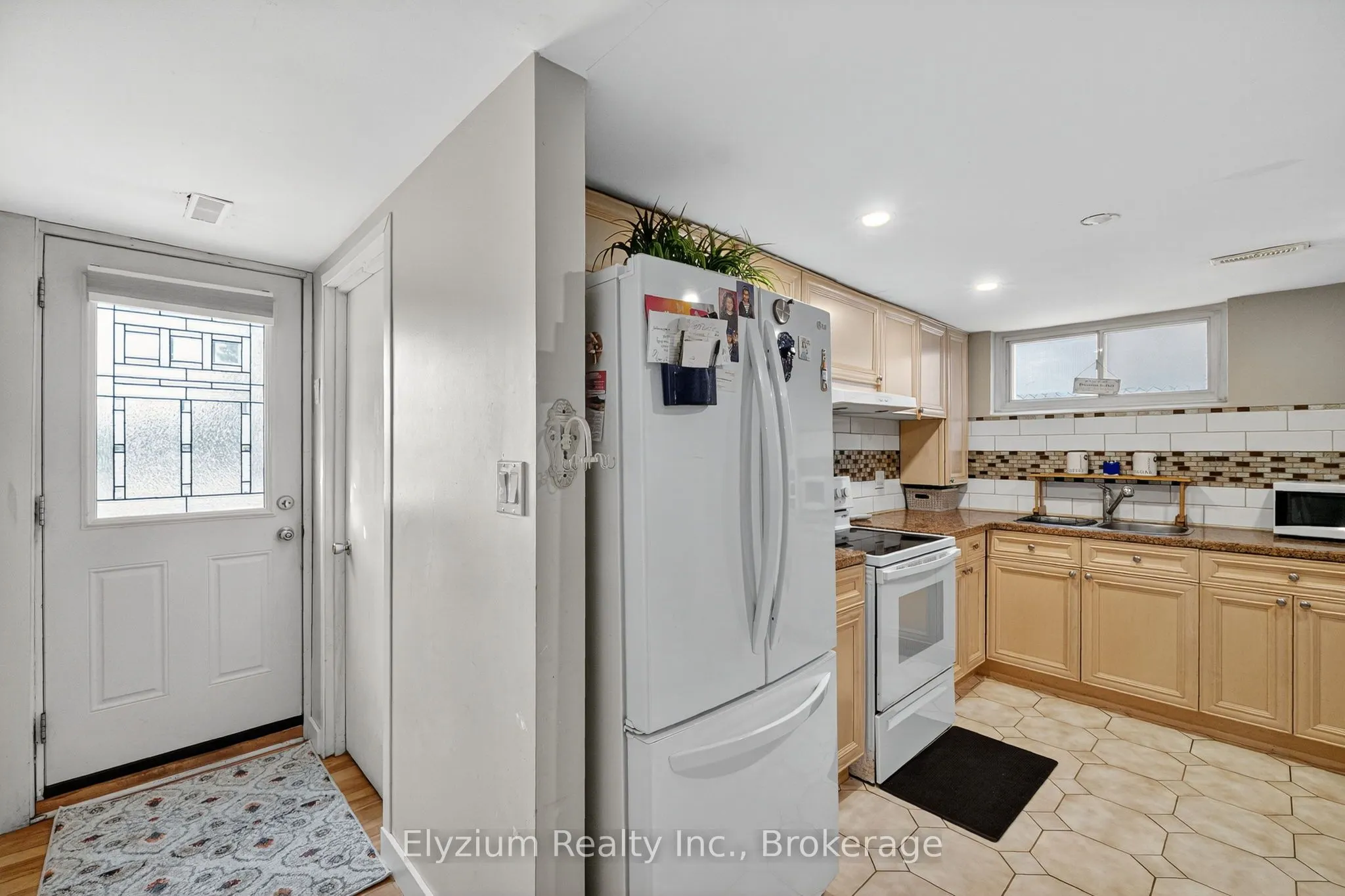 35 Paradelle Crescent