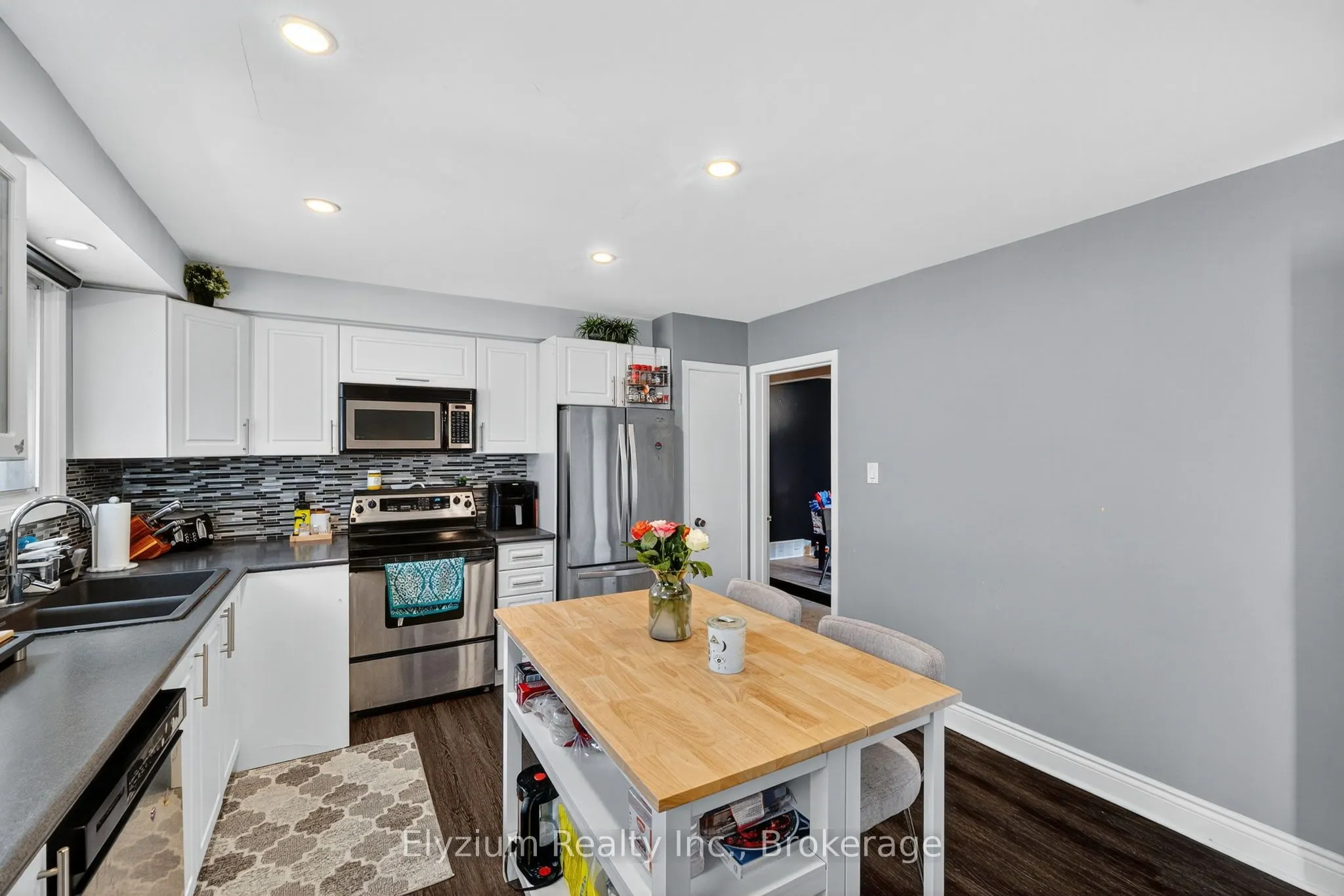 35 Paradelle Crescent