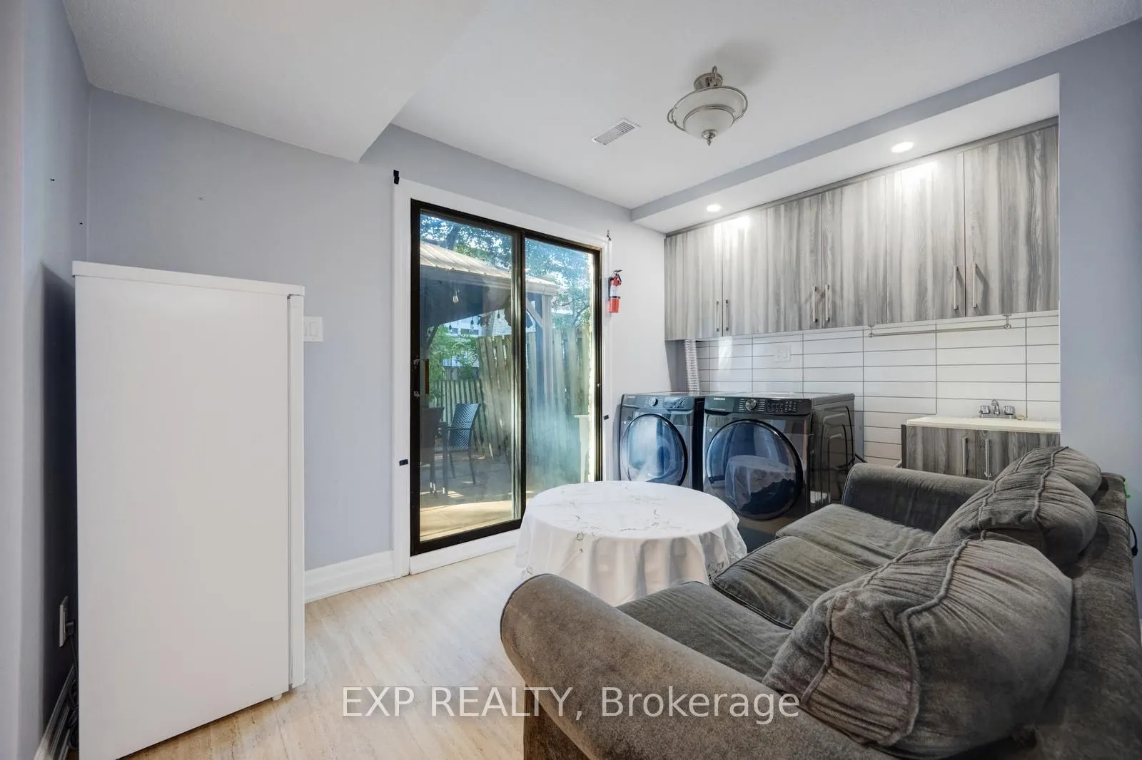 915 Inverhouse Drive, #42