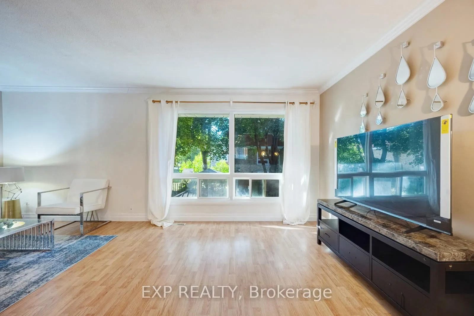 915 Inverhouse Drive, #42