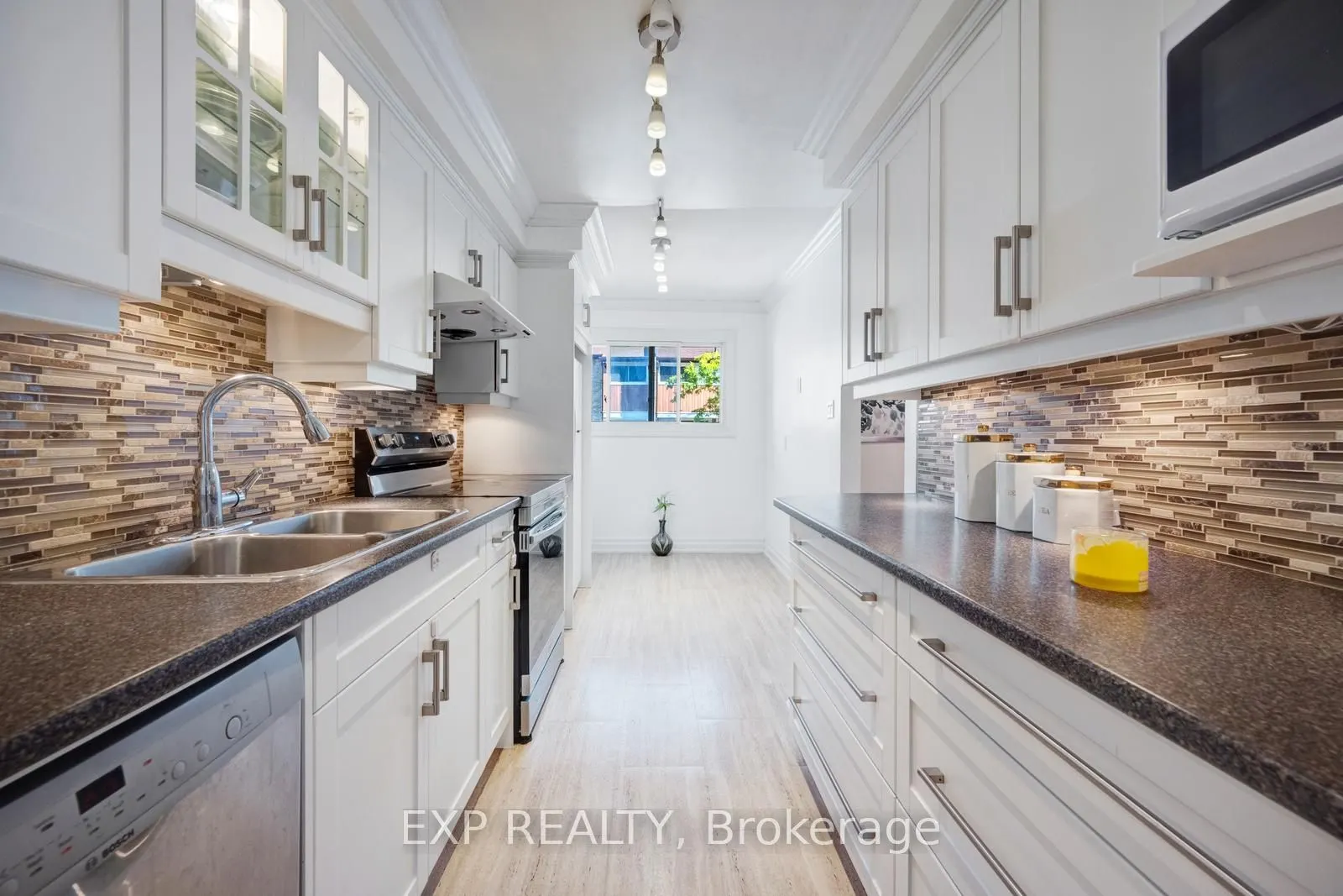 915 Inverhouse Drive, #42