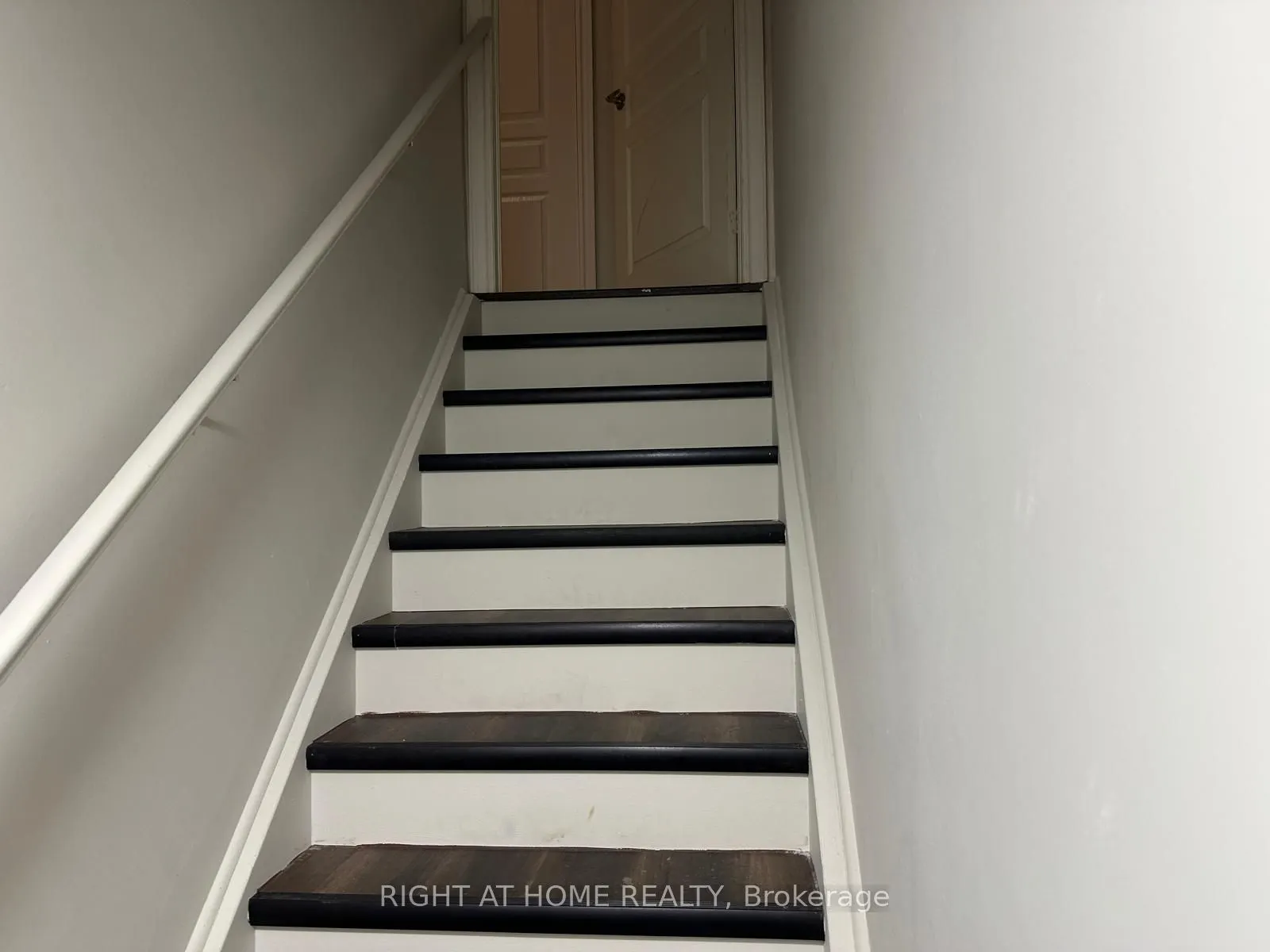 5457 Meadowcrest Avenue, #Bsmnt #2