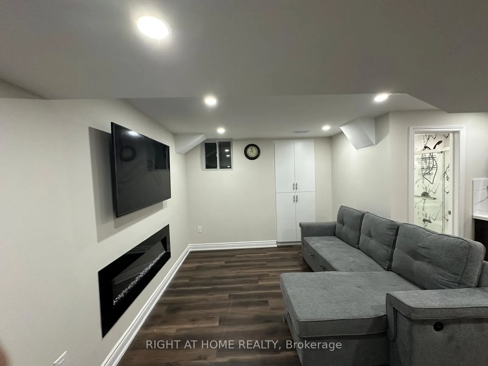 5457 Meadowcrest Avenue, #Bsmnt #2