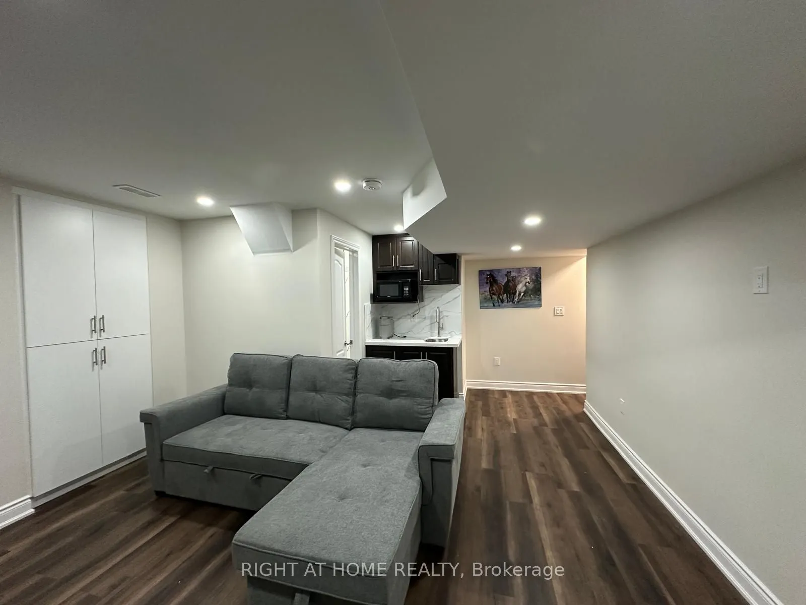 5457 Meadowcrest Avenue, #Bsmnt #2