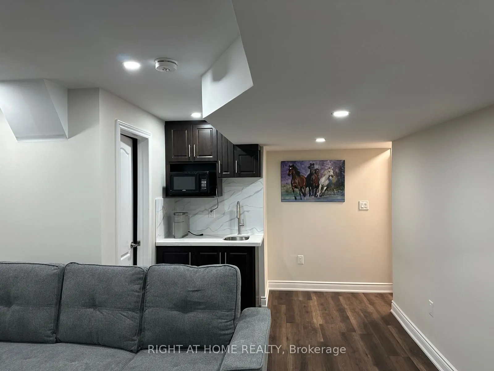 5457 Meadowcrest Avenue, #Bsmnt #2