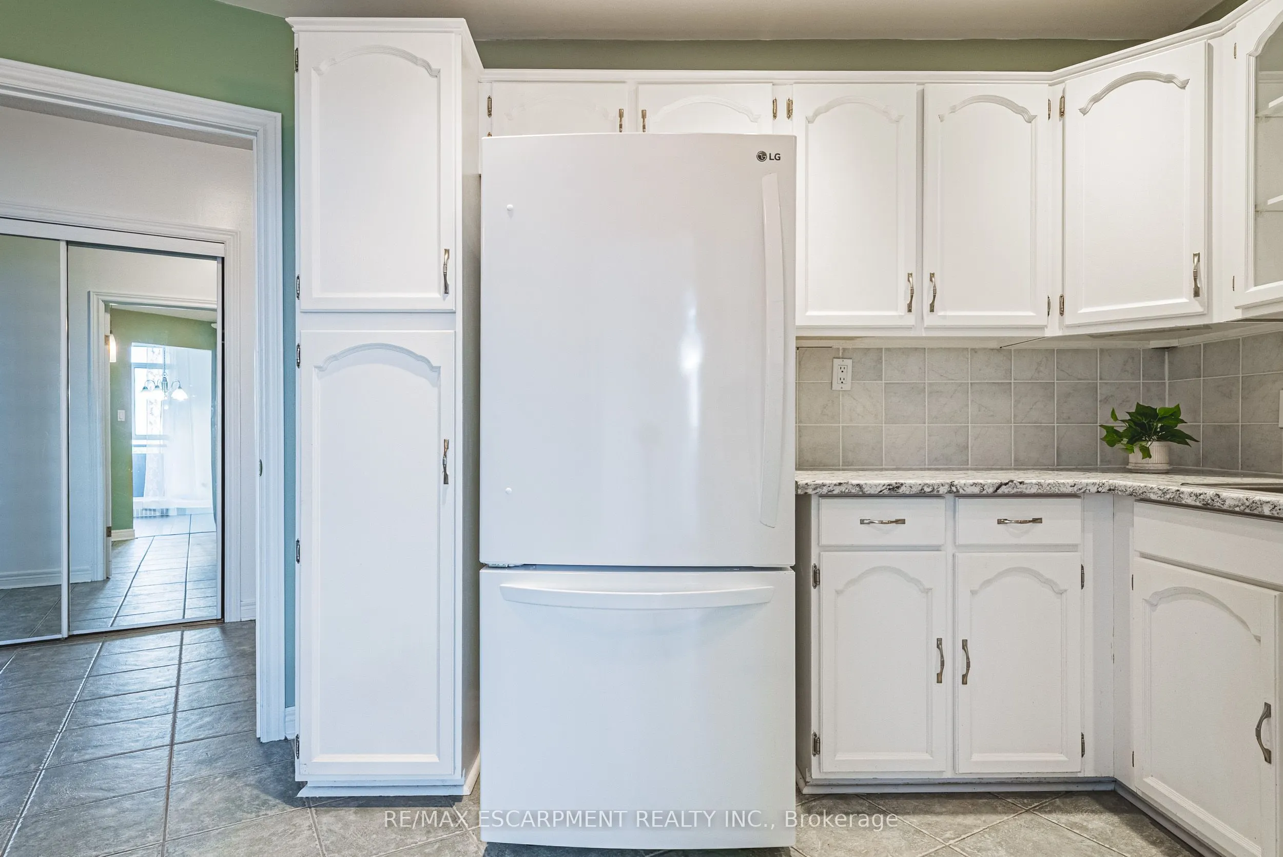 5250 LAKESHORE Road, #1009