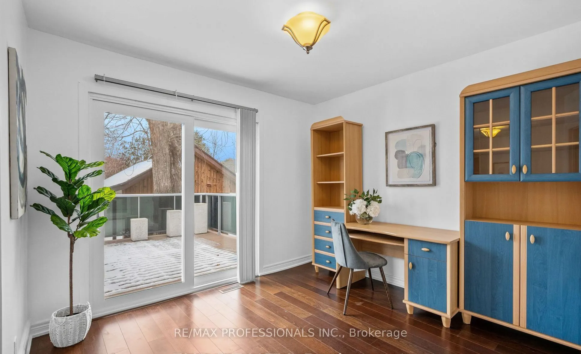 27 Stock Avenue, #Upper