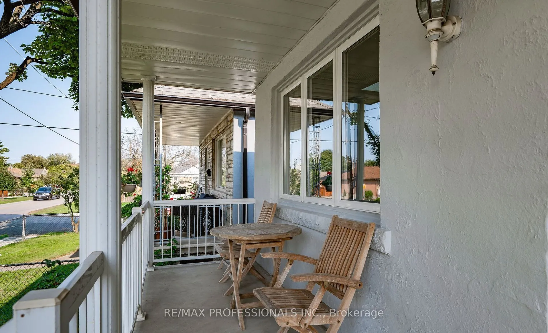 27 Stock Avenue, #Upper