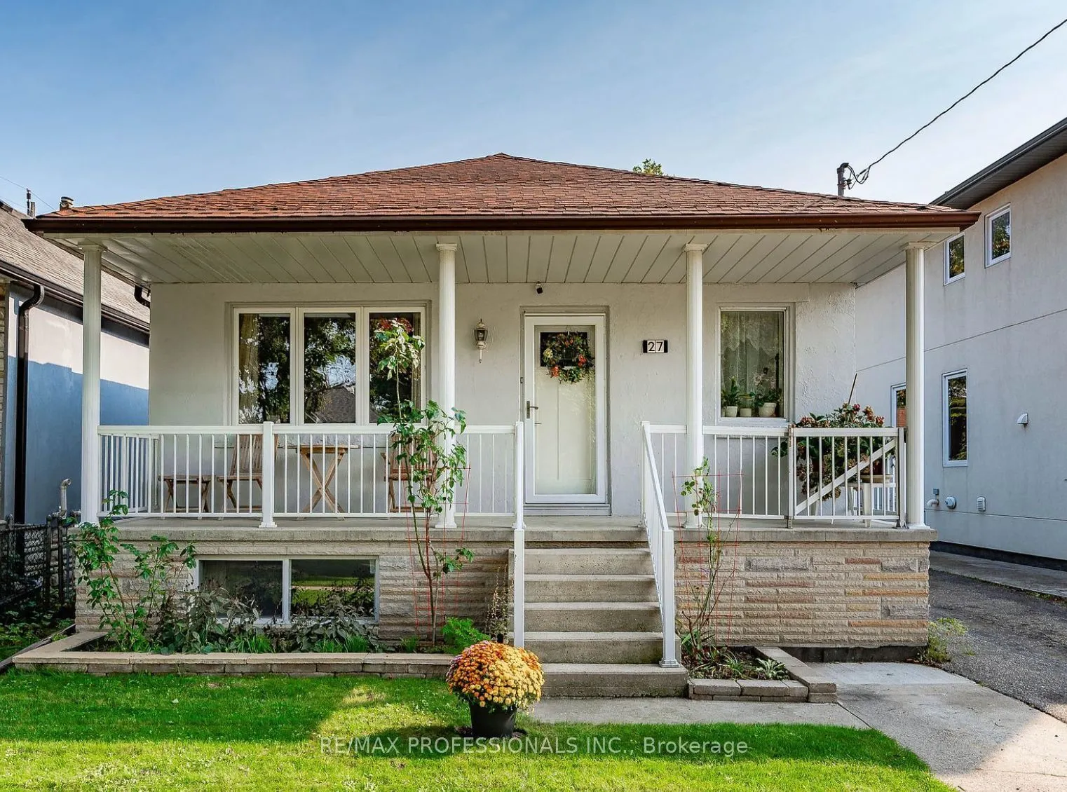 27 Stock Avenue, #Upper