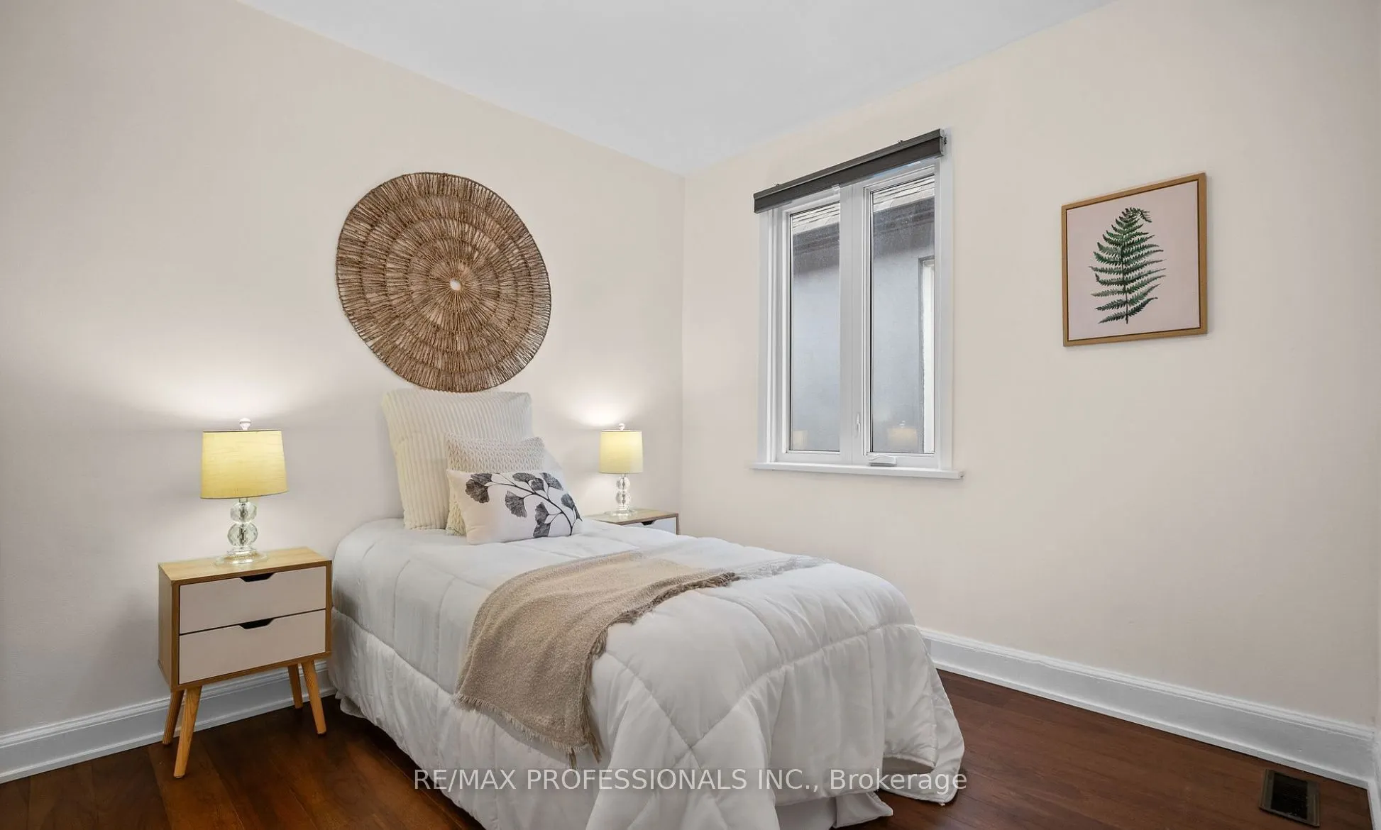 27 Stock Avenue, #Upper