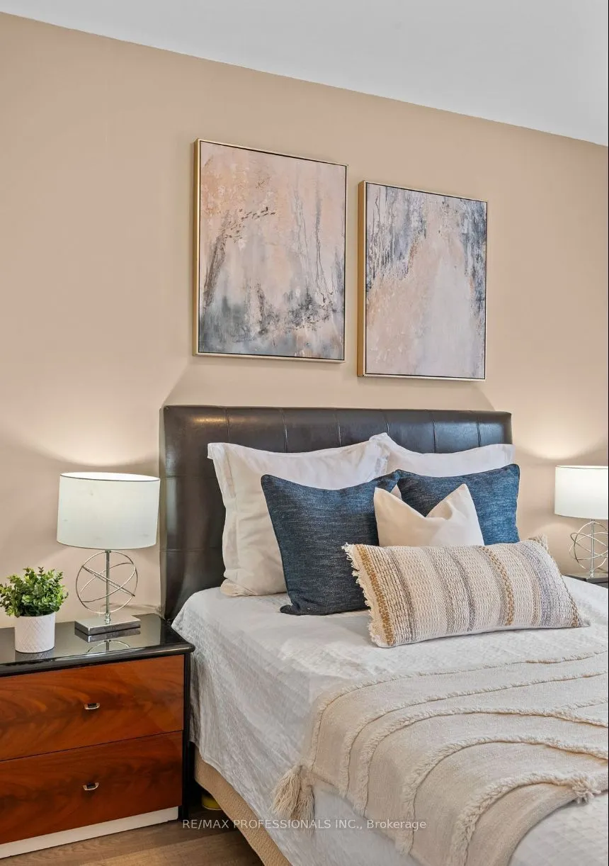 27 Stock Avenue, #Upper