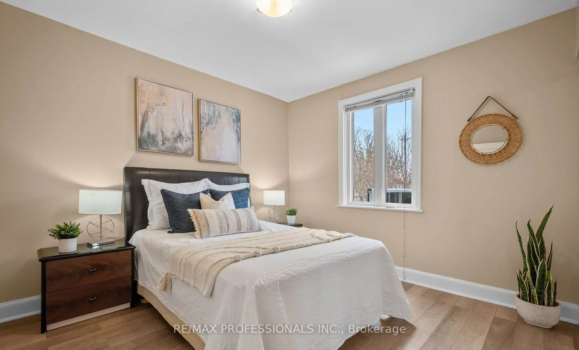 27 Stock Avenue, #Upper