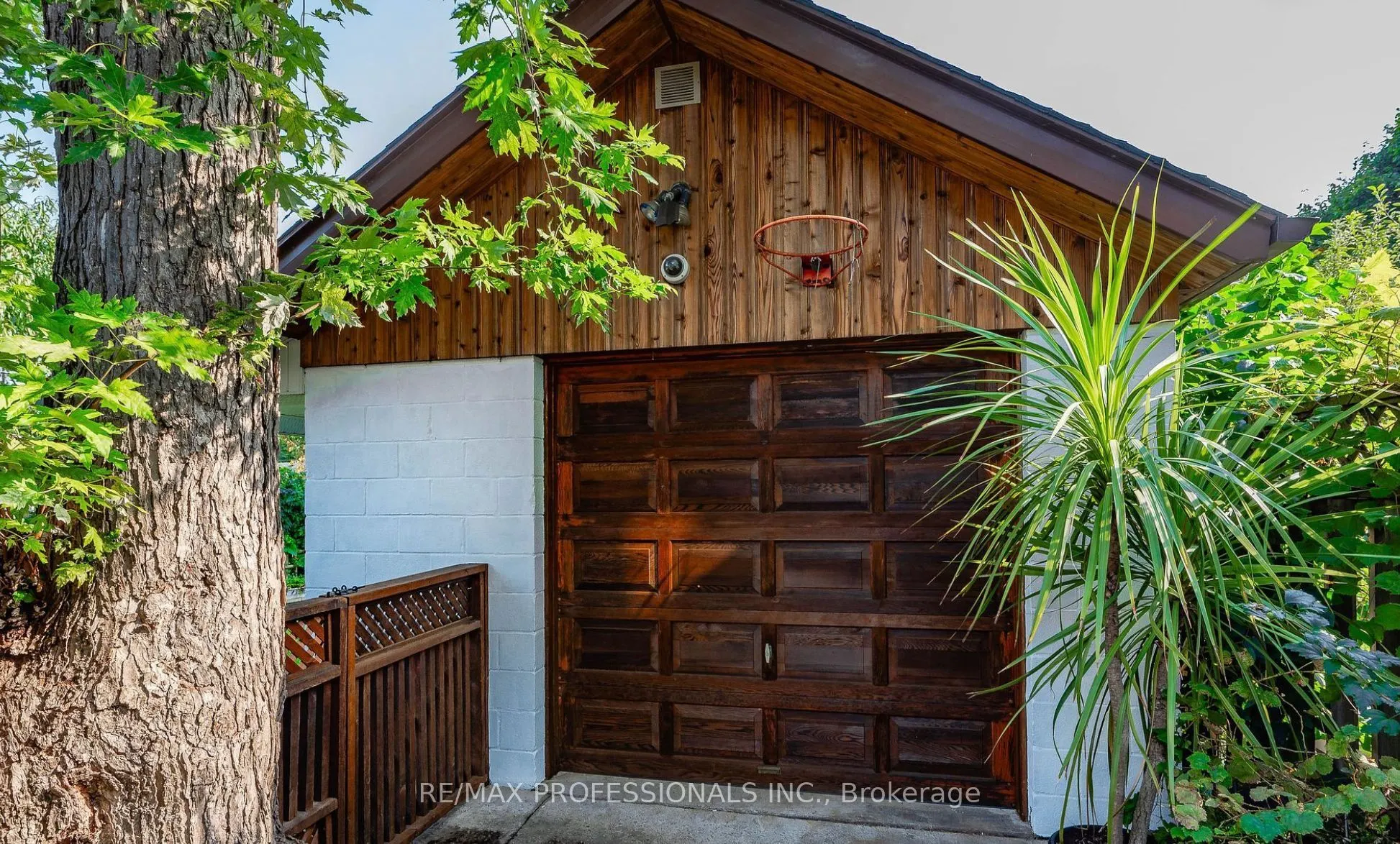 27 Stock Avenue, #Upper
