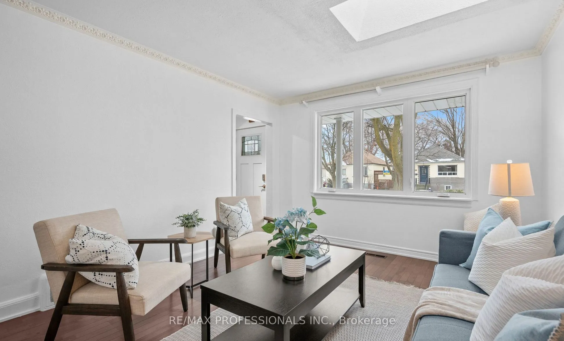 27 Stock Avenue, #Upper