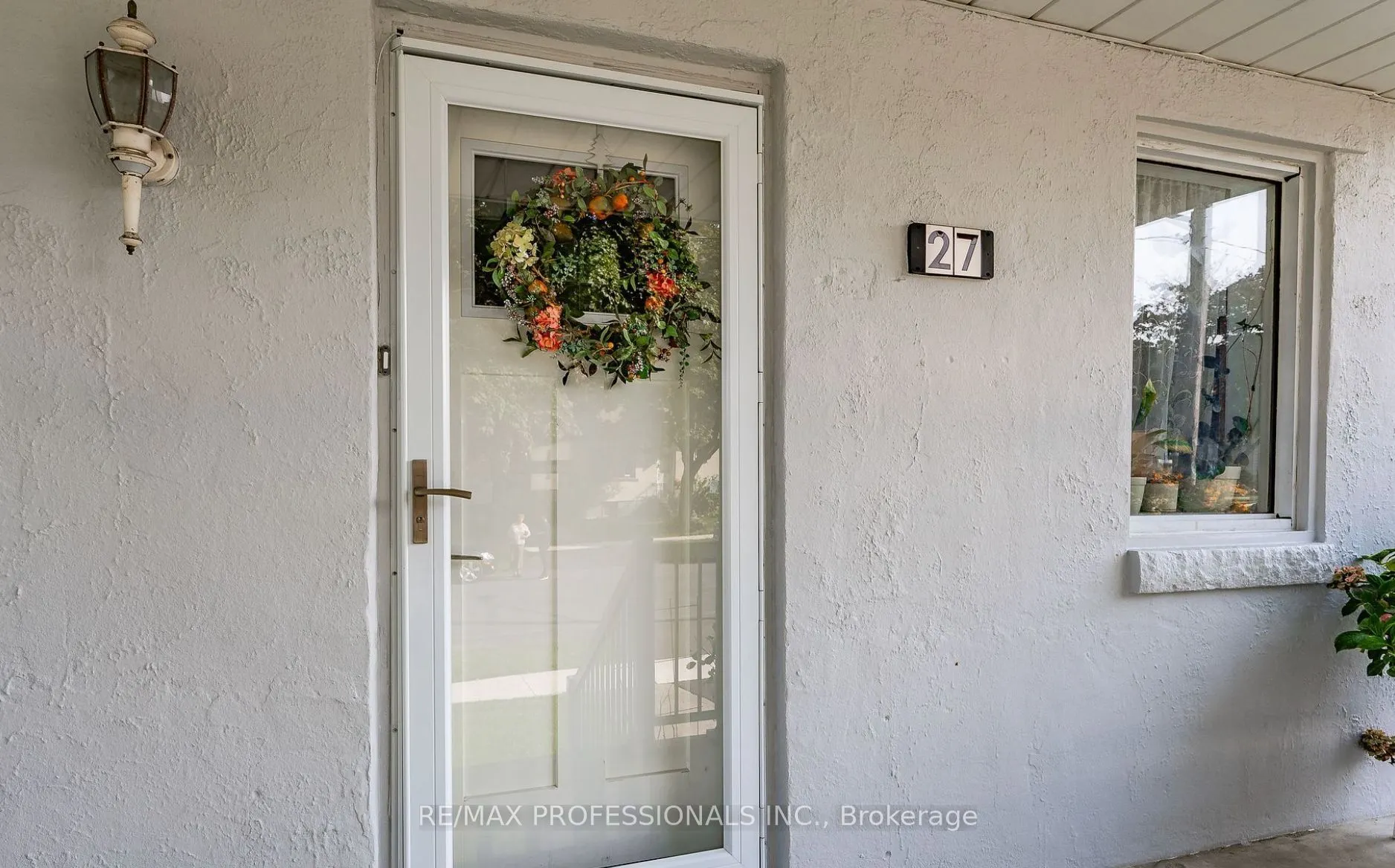 27 Stock Avenue, #Upper