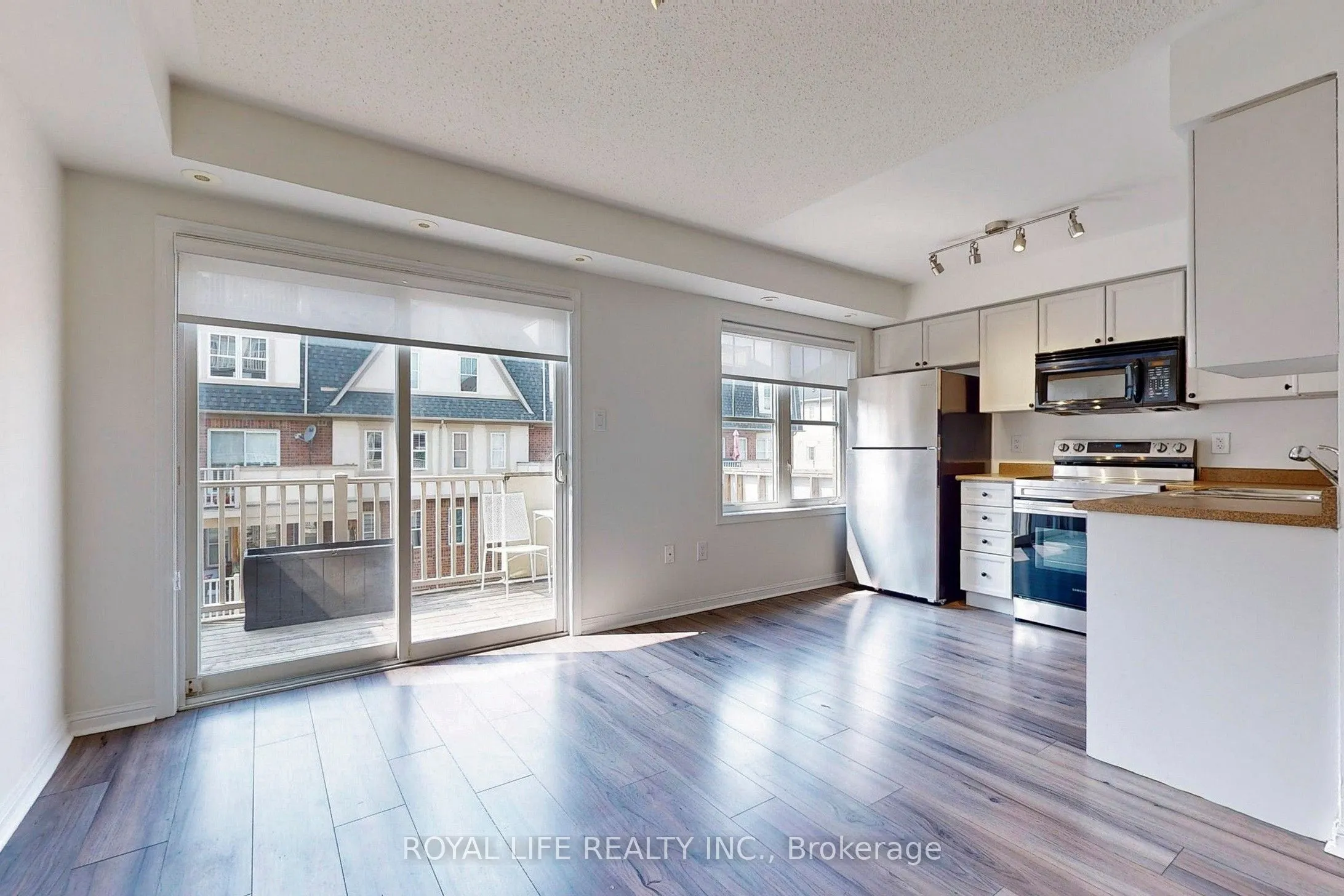 595 Dundas Street W, #2