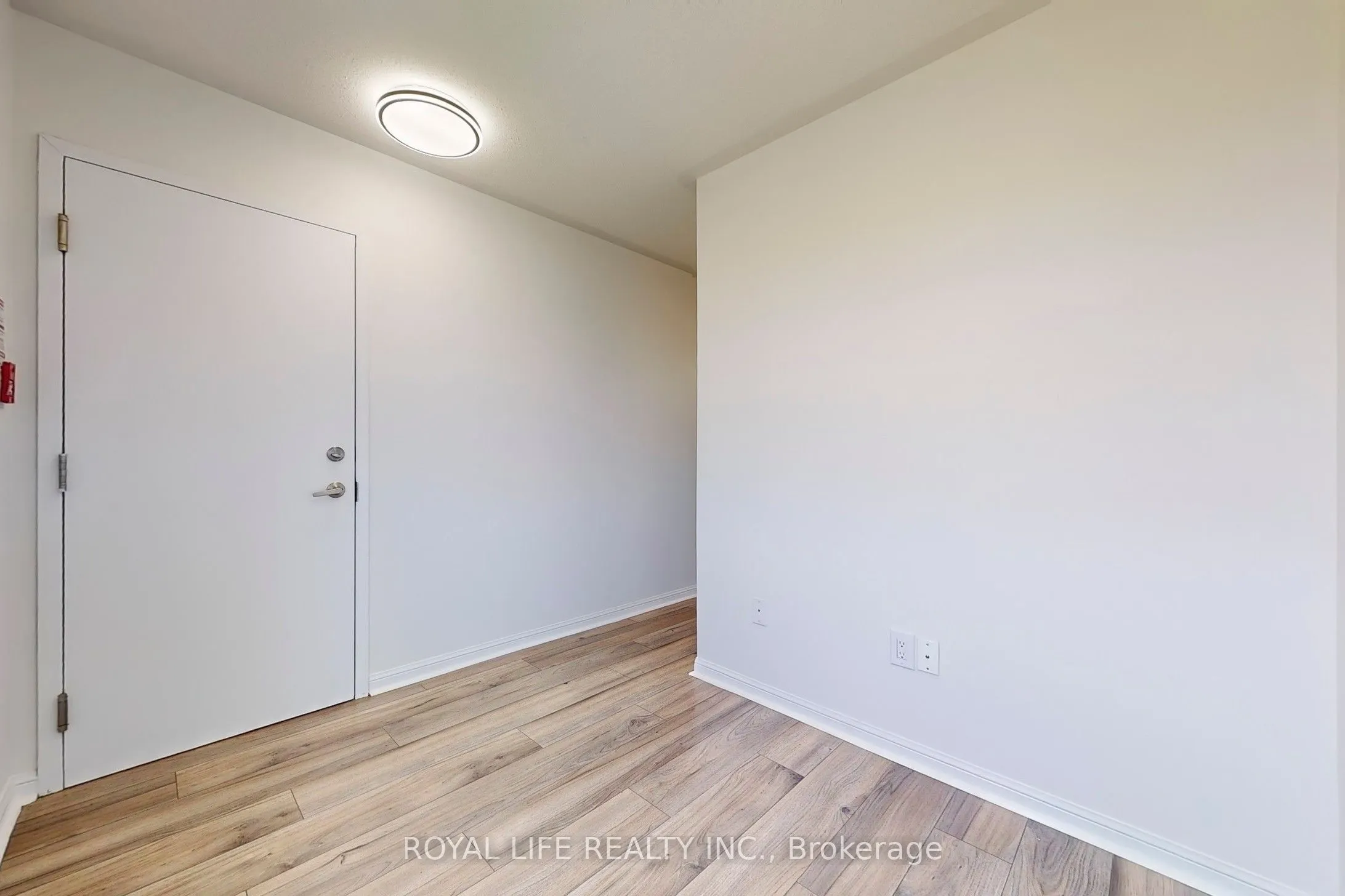 595 Dundas Street W, #2