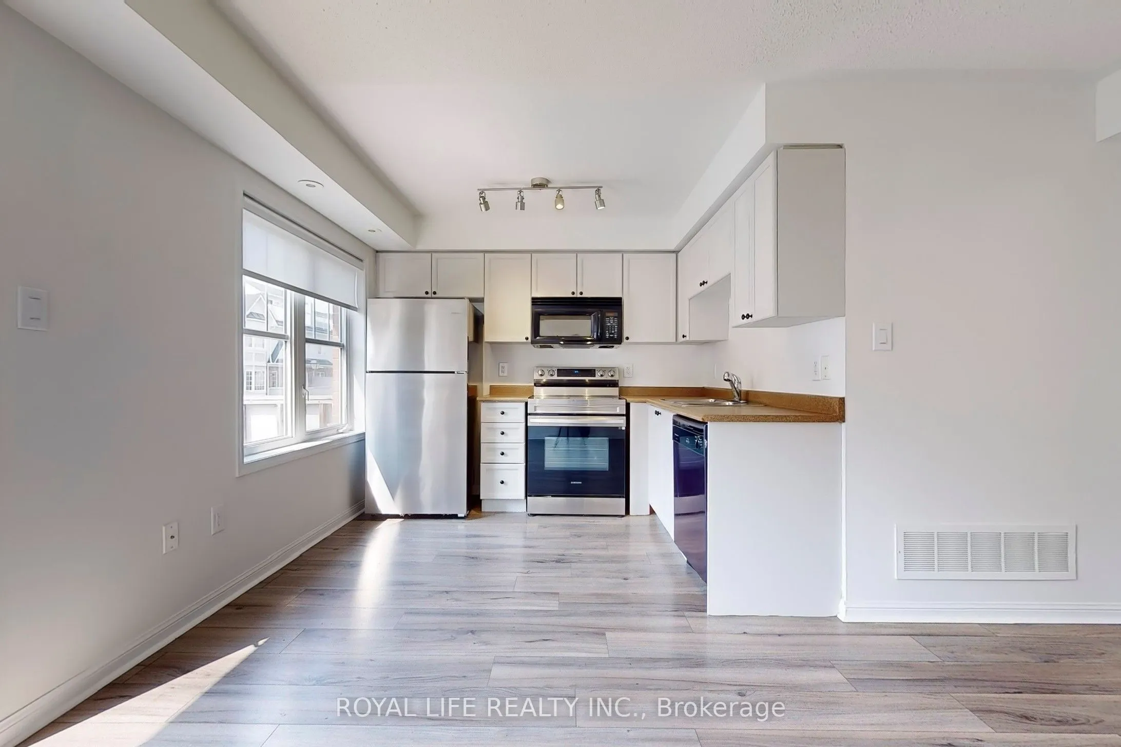 595 Dundas Street W, #2